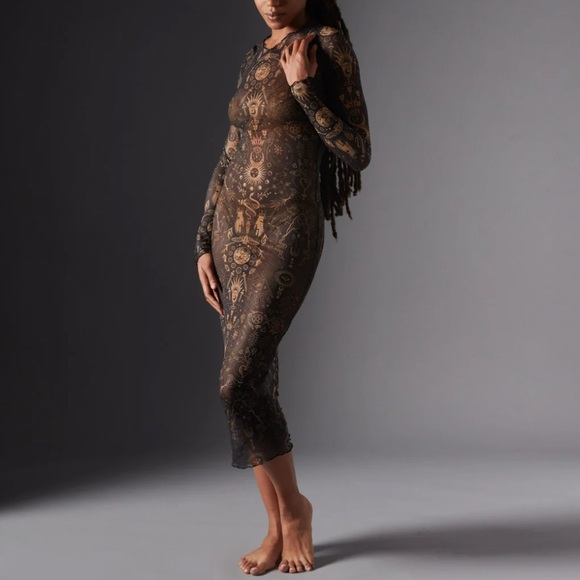 Thistle and Spire Dresses & Skirts - Thistle & Spire Arcana Black Gold Tarot Mesh Midi Long Sleeve Dress